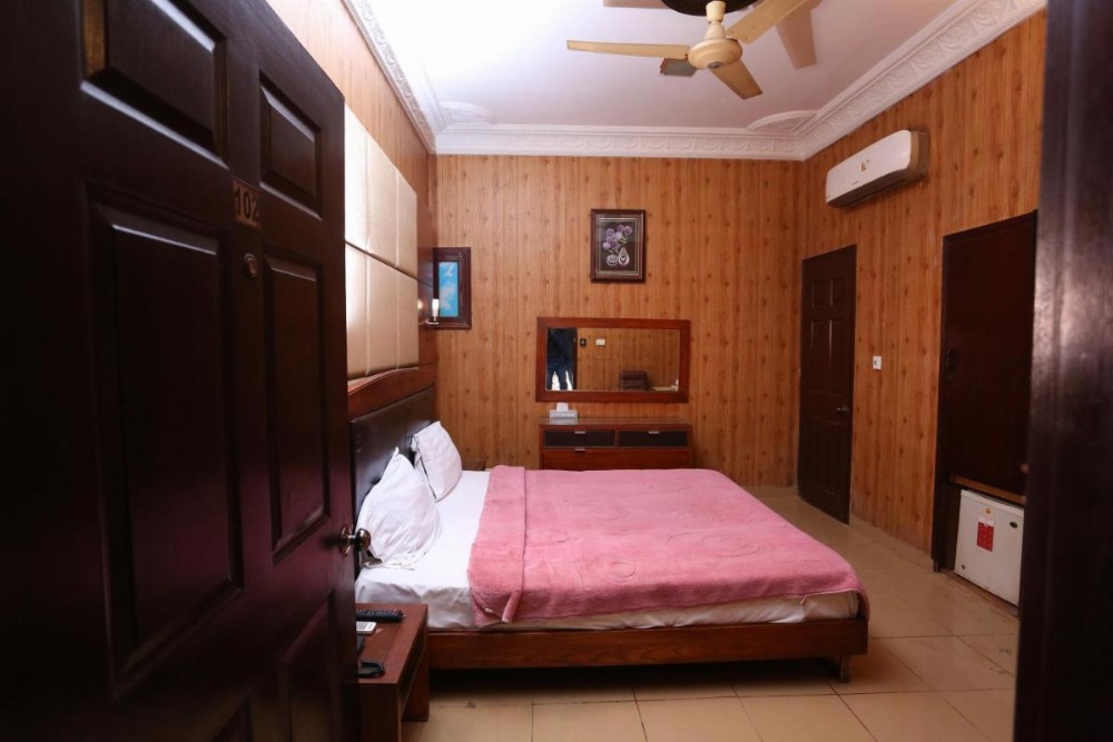 Hotel Regine Inn Image 42